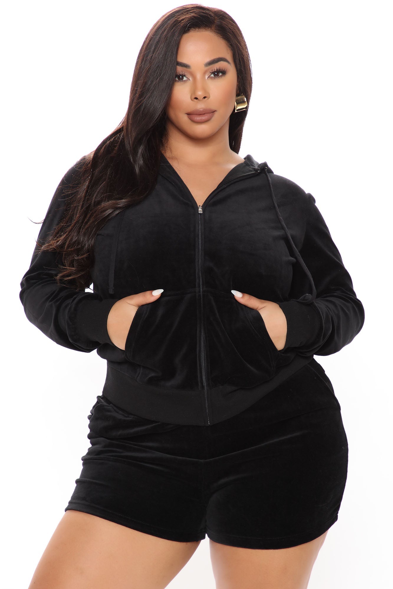 https://cdn.shopify.com/s/files/1/0293/9277/products/11-16-20Studio3_RT_ON_10-53-47_36_7021_Black_0571_PLUS_KL.jpg?v=1605568149