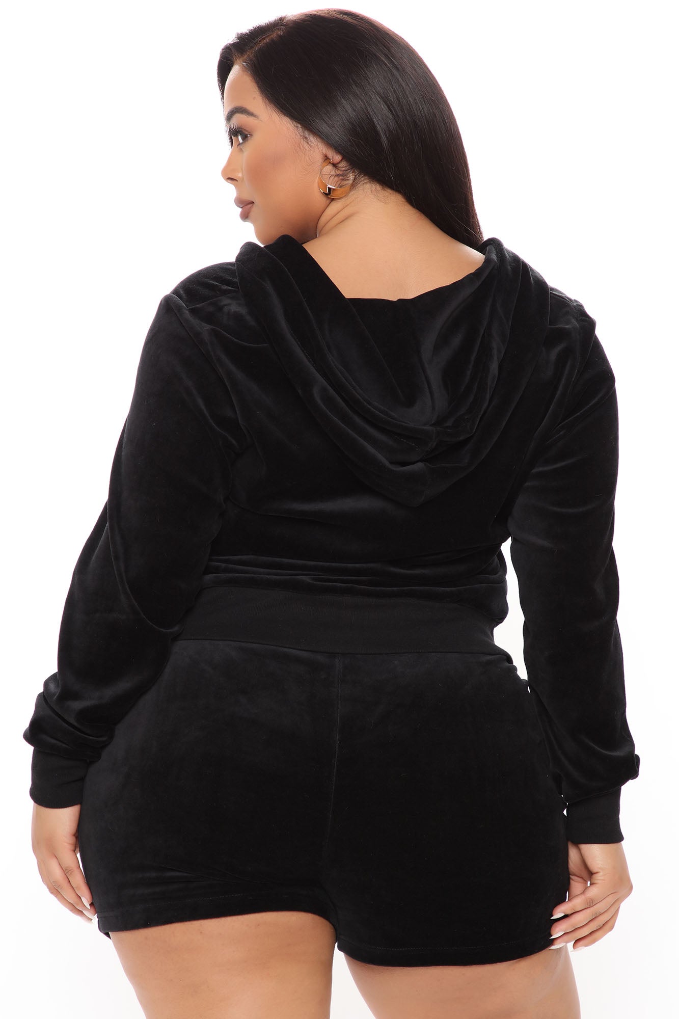 https://cdn.shopify.com/s/files/1/0293/9277/products/11-16-20Studio3_RT_ON_10-54-23_36_7021_Black_0576_PLUS_KL.jpg?v=1605568149