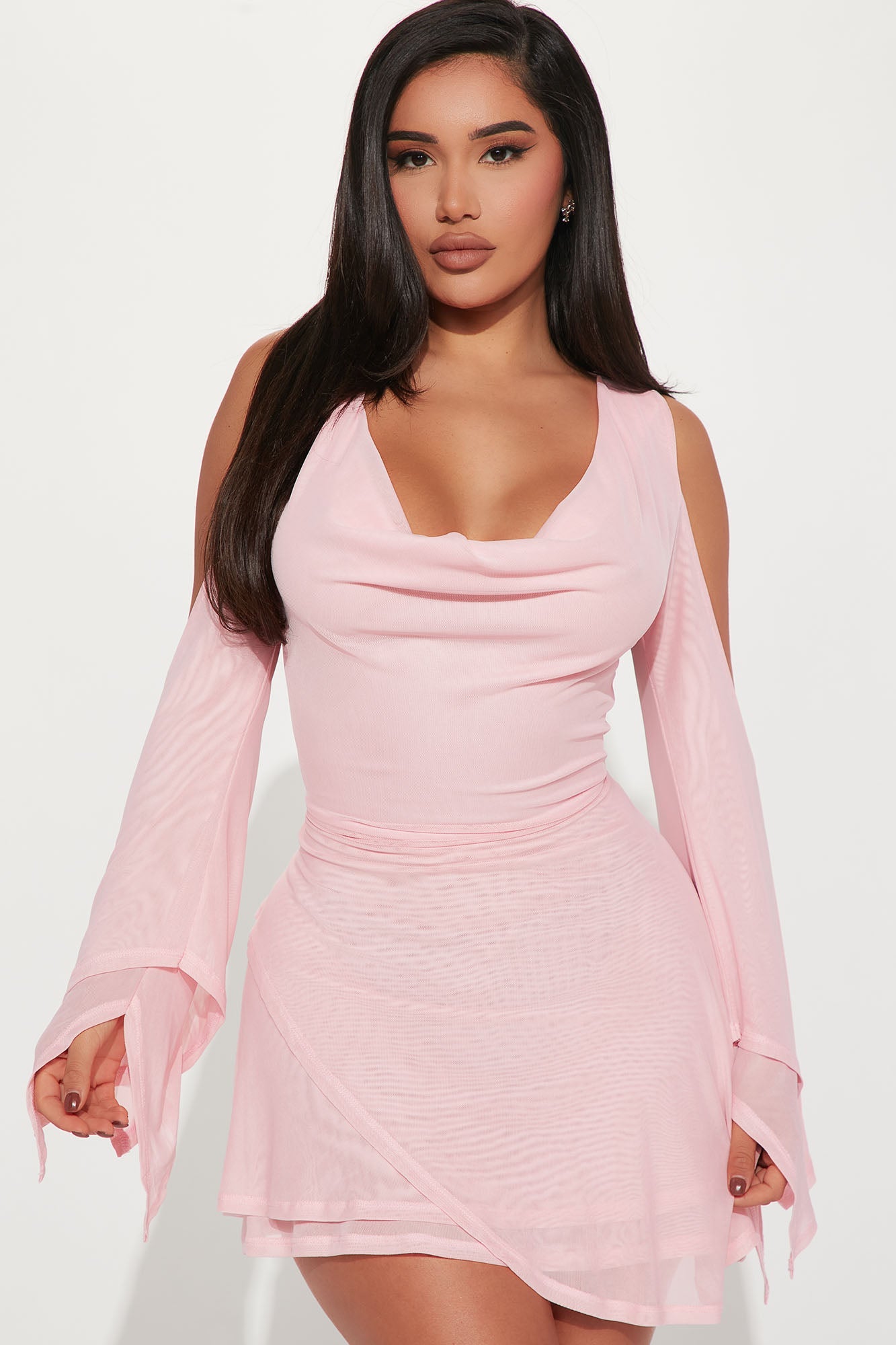 https://cdn.shopify.com/s/files/1/0293/9277/products/11-17-22Studio3_ME_DJ_11-51-22_31_D16597_Pink_10061_JB.jpg?v=1689099834
