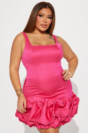 https://cdn.shopify.com/s/files/1/0293/9277/files/12-01-23Studio4_RA_AC_15-13-24_62_DRESS0320_Pink_PLUS_8938_PXF.jpg?v=1745367102