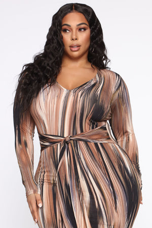 https://cdn.shopify.com/s/files/1/0293/9277/products/12-03-19_Studio_3_RM_ES_09-48-32_2__D7896_BrownCombo_0526_PLUS_JK.jpg?v=1654201050