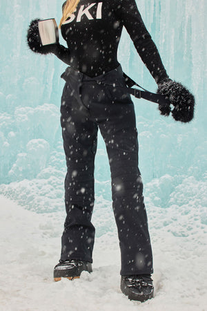 https://cdn.shopify.com/s/files/1/0293/9277/files/12-09-24_Ski-Collection_LOOK_3_KF_MR_07-47-19_0536_WG_MH.jpg?v=1735255825
