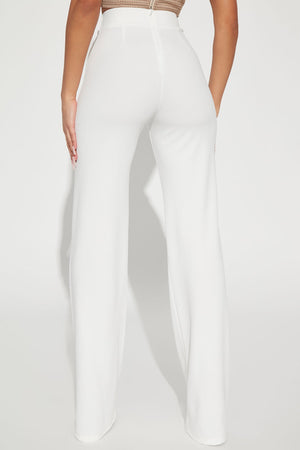 https://cdn.shopify.com/s/files/1/0293/9277/products/12-13-22Studio2_ME_CG_15-38-51_42_P9683TALL_White_P_3601_SG.jpg?v=1671046060