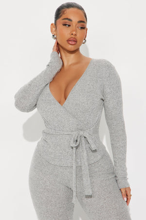 https://cdn.shopify.com/s/files/1/0293/9277/files/12-17-24_S1_19_HKTP25438_HeatherGrey_P_AZ_SS_10-30-11_2566_PXF.jpg?v=1734555038