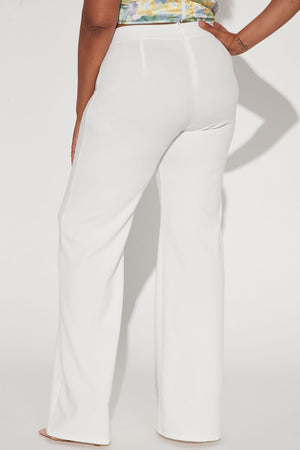 https://cdn.shopify.com/s/files/1/0293/9277/products/12-19-22Studio4_MS_DJ_13-24-38_38_P9683TALL_White_P_11381_PLUS_JB.jpg?v=1671580424