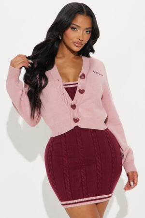 https://cdn.shopify.com/s/files/1/0293/9277/files/12-20-24_S4_38_EV2406WL384_Burgundycombo_AE_PC_13-59-42_113165_PXF_0a052252-eff2-4b0c-8155-6f0a05551259.jpg?v=1735928115