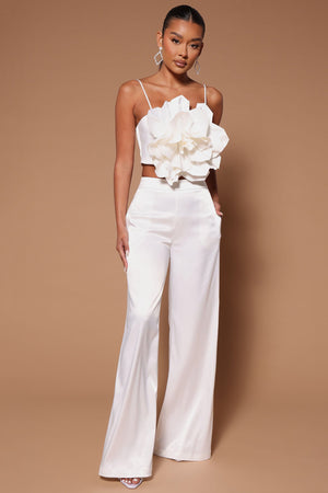 https://cdn.shopify.com/s/files/1/0293/9277/products/12-21-22Studio9_KJ_DJ_11-08-25_13_75161E_White_5536_ES.jpg?v=1671750858