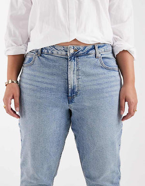 https://images.asos-media.com/products/asos-design-curve-slim-fit-comfort-mom-jeans-in-mid-blue/204934265-5?$n_750w$&wid=750&fit=constrain