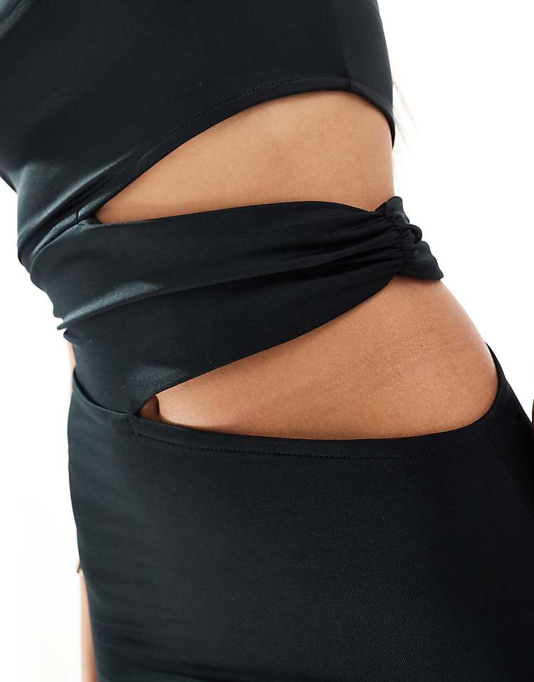 https://images.asos-media.com/products/asos-design-sleeveless-cut-out-waist-maxi-dress-in-black/206613427-3?$n_750w$&wid=750&fit=constrain