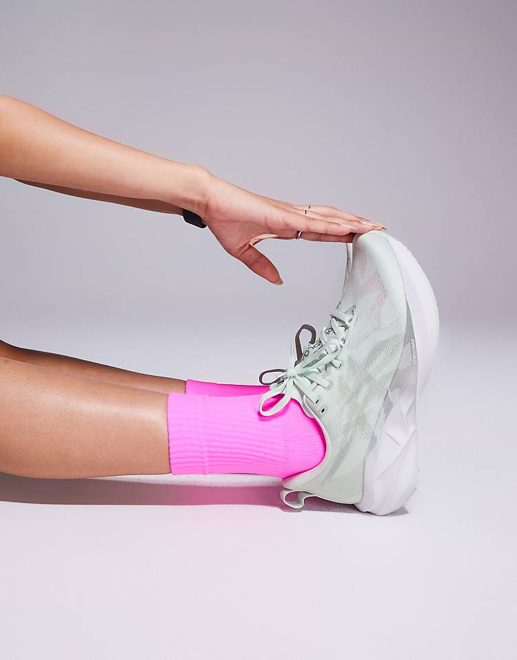 https://images.asos-media.com/products/asics-novablast-5-trainers-in-aqua-and-white/207652389-1-white?$n_750w$&wid=750&fit=constrain