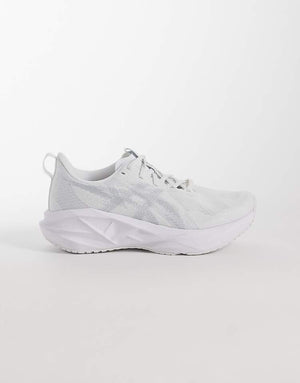 https://images.asos-media.com/products/asics-novablast-5-trainers-in-white/207652416-1-white?$n_750w$&wid=750&fit=constrain