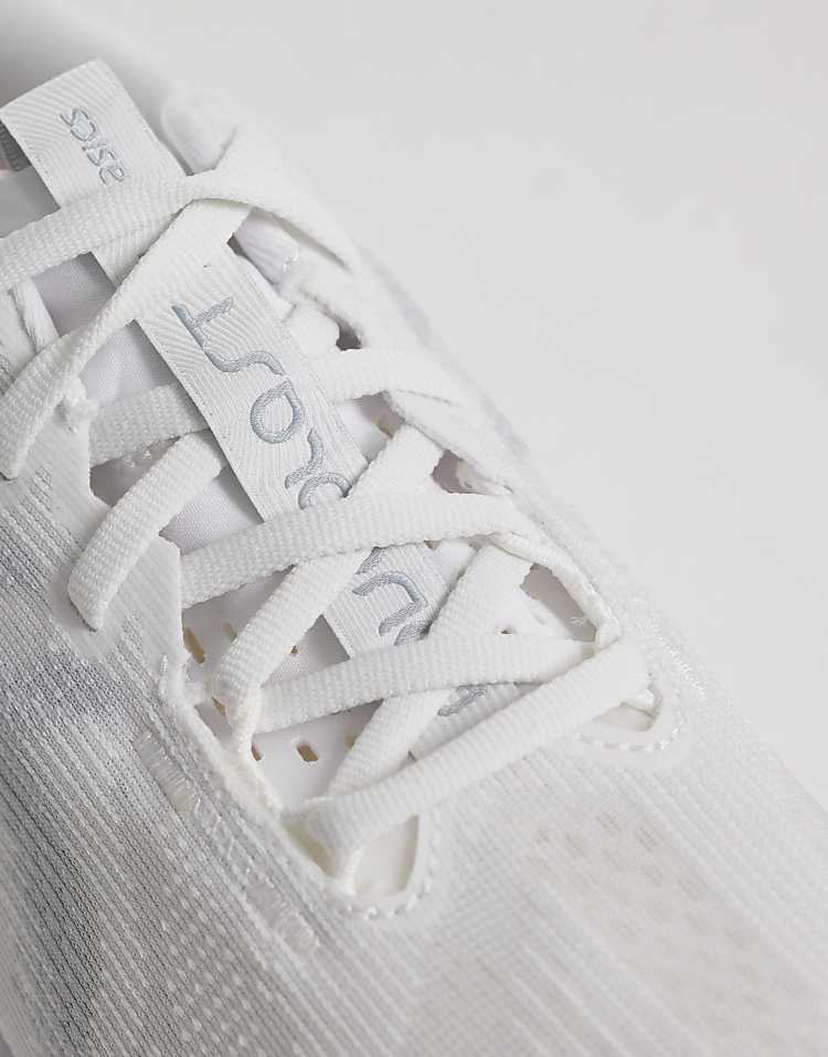 https://images.asos-media.com/products/asics-novablast-5-trainers-in-white/207652416-3?$n_750w$&wid=750&fit=constrain
