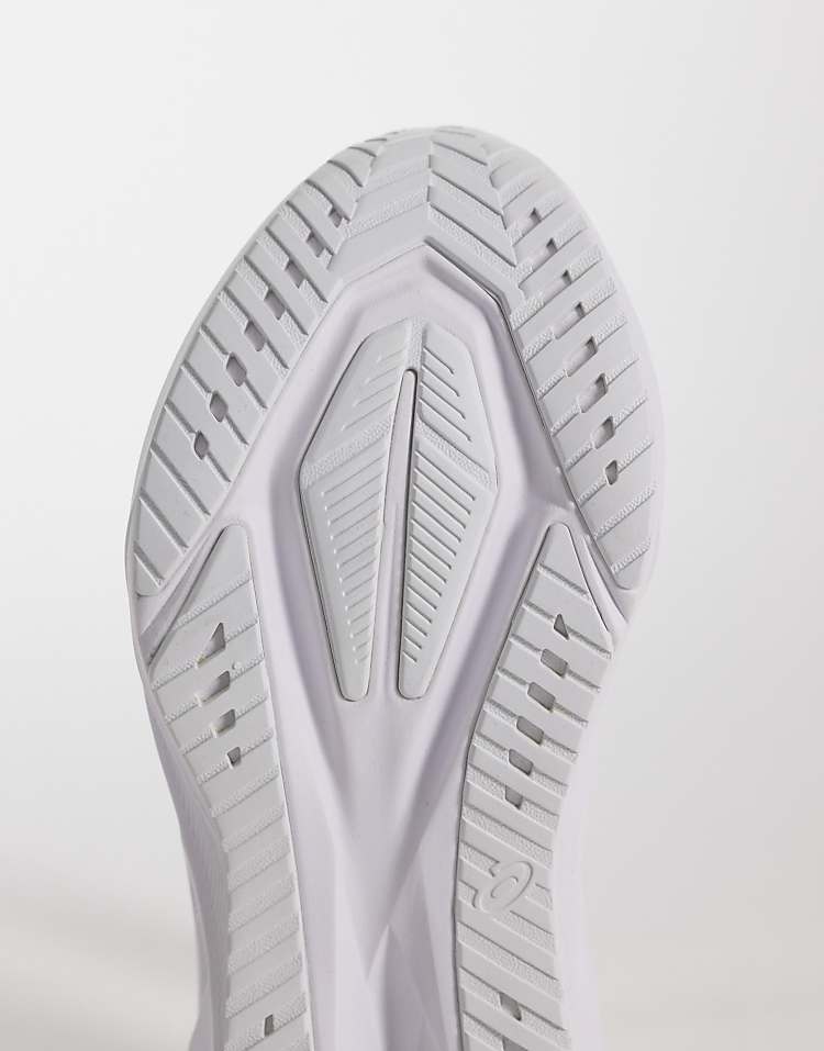 https://images.asos-media.com/products/asics-novablast-5-trainers-in-white/207652416-5?$n_750w$&wid=750&fit=constrain