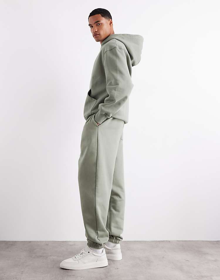 https://images.asos-media.com/products/asos-design-premium-heavyweight-relaxed-jogger-in-400gsm-in-dried-sage/208442006-3?$n_750w$&wid=750&fit=constrain