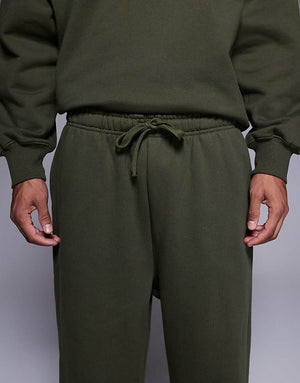 https://images.asos-media.com/products/asos-design-premium-heavyweight-oversized-jogger-in-400-gsm-khaki/209074969-4?$n_750w$&wid=750&fit=constrain