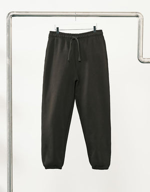 https://images.asos-media.com/products/asos-design-premium-heavyweight-oversized-jogger-in-400gsm-brown/209075023-1-mole?$n_750w$&wid=750&fit=constrain