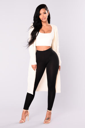 https://cdn.shopify.com/s/files/1/0293/9277/products/Fashion_Nova_07-25-17-437_d16e3160-d91d-4c29-bbb8-cc2223c8bb14.jpg?v=1632514090