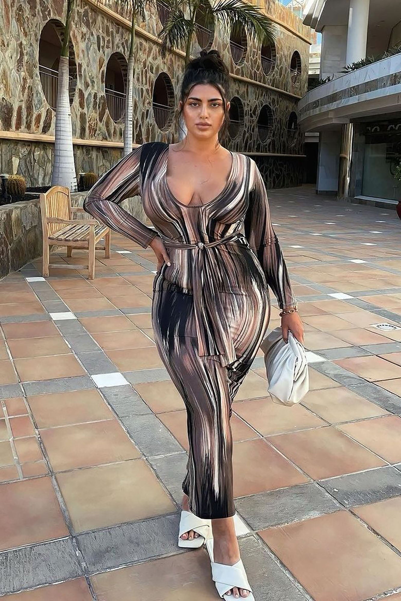 https://cdn.shopify.com/s/files/1/0293/9277/products/MindOfMyOwnMaxiDress-Browncombo_2__MER_PLUS.jpg?v=1654201050