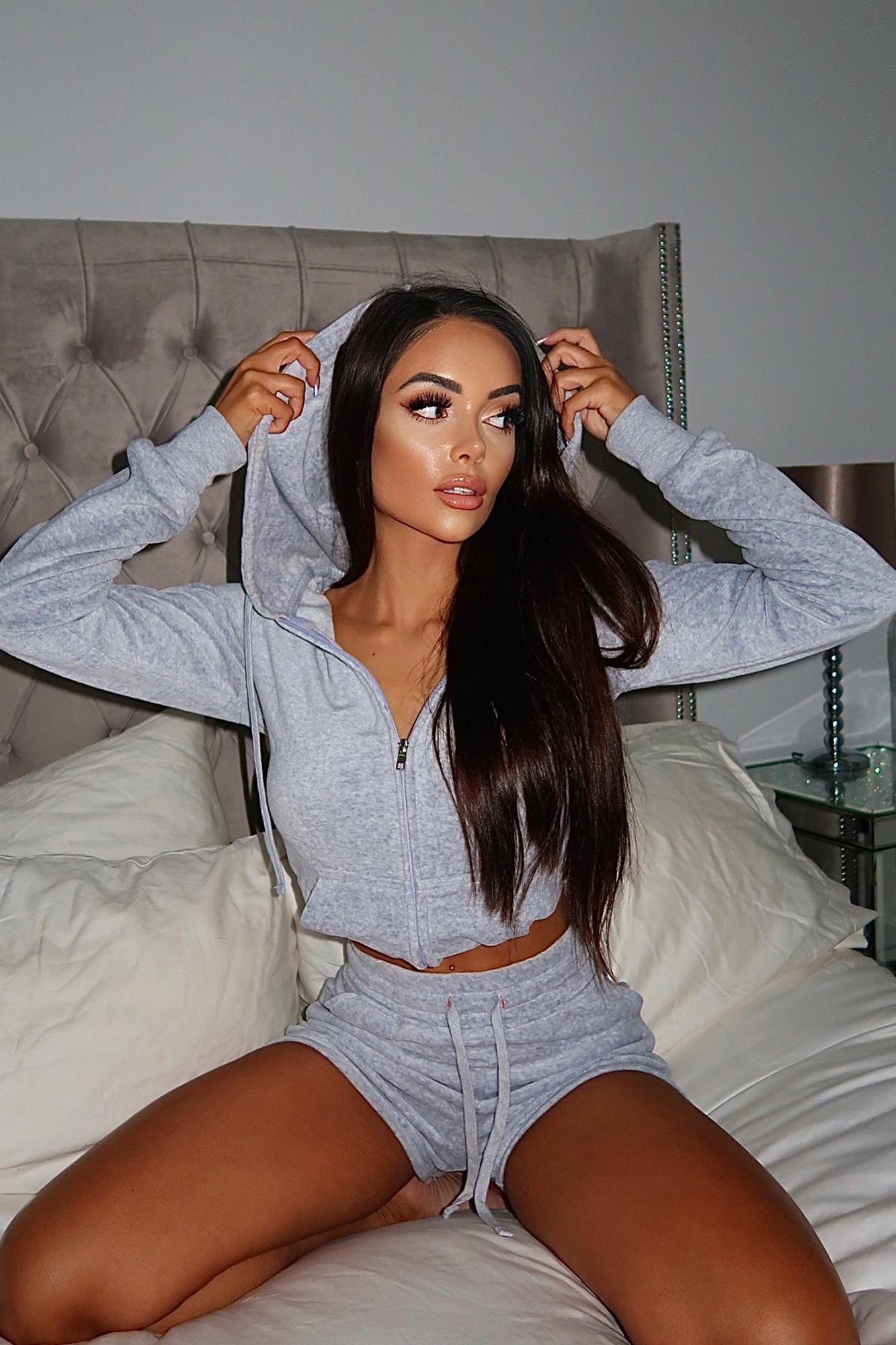 https://cdn.shopify.com/s/files/1/0293/9277/products/TheOGTrendsetterVelourShortSet-HeatherGrey_MER_2.jpg?v=1653522737